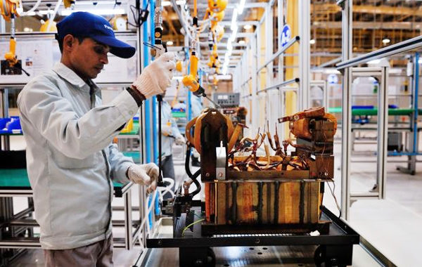 Manufacturing sector posts strong sales growth in Q2: RBI