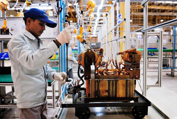 Manufacturing sector posts strong sales growth in Q2: RBI