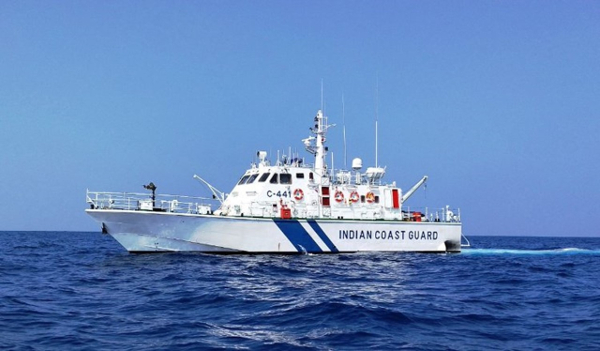 Indian Coast Guard seizes Pakistani boat with 194 packets of suspected narcotics