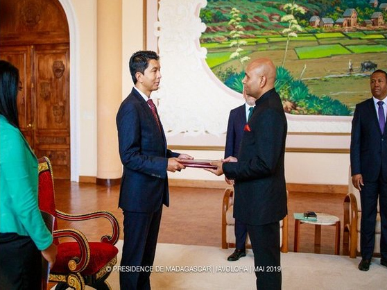 Indian envoy presents his credentials to Madagascar president