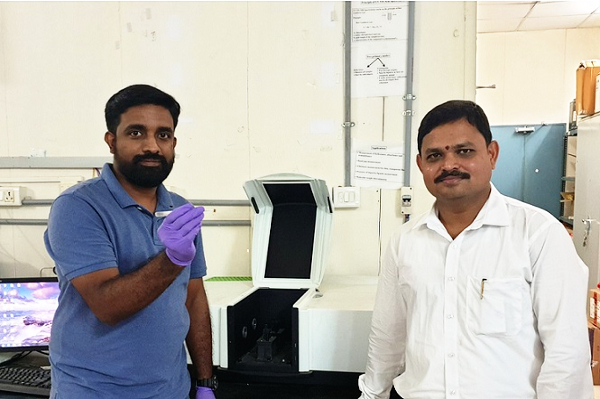 Dr. Jammalamadaka Suryanarayana (R) and U.M. Kannan (L) at their lab