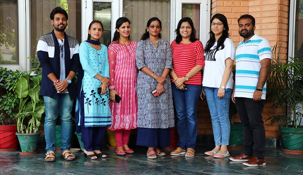  Dr. Deepa Ghosh (Centre) with research team 