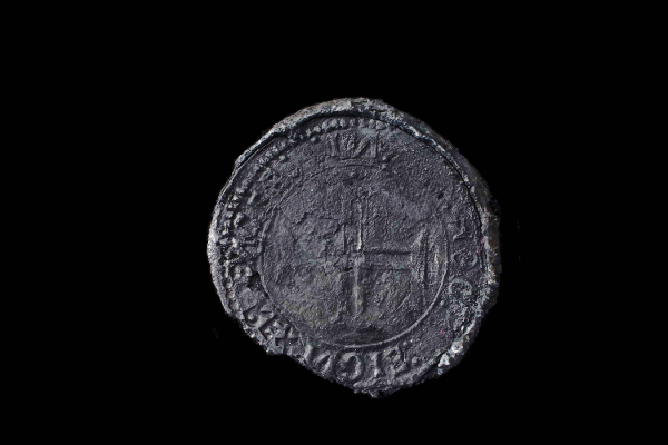 This coin is also known as the ‘lost’ or ‘ghost’ coin of King Manuel as it has always been rare owing to its limited mintage