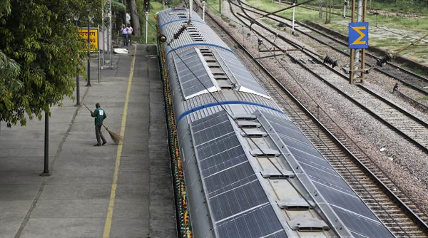 Indian Railway makes the use of Electric Locomotive with Solar Power -