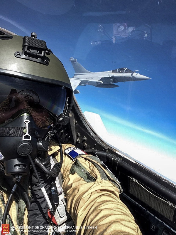 French pilot takes selfie from inside of Russian-developed Su-30, calls it ‘great aircraft