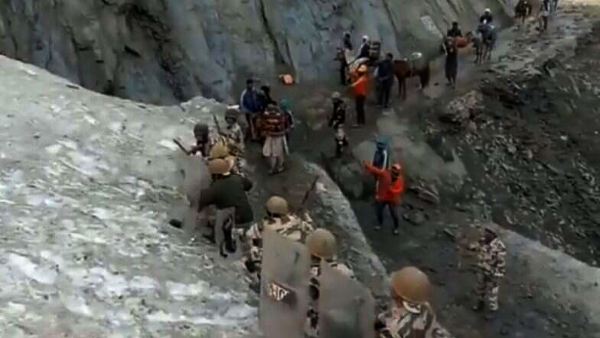 Braving all odds, ITBP personnel shield Amarnath yatris in Baltal