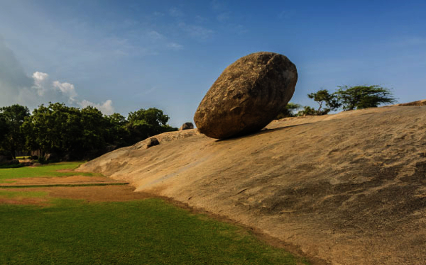 Even 7 elephants cannot move this stone of Lord Krishna