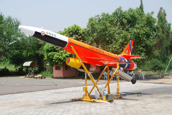 Defence Ministry to invest Rs 400 crore with industry to build test facilities, drones first