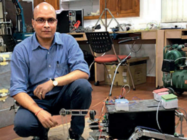 IIT-K profs behind Chandrayaan-2 now build robot hand for paralysis