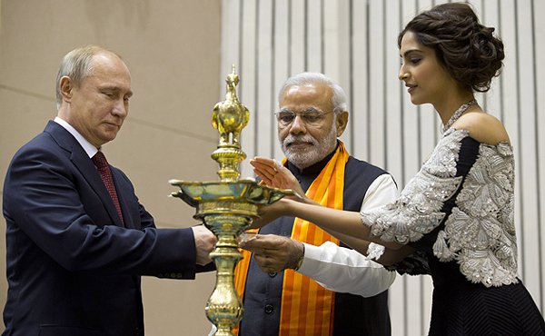 Russia & India discuss Arctic energy projects & plan to sign dozens of B2B deals