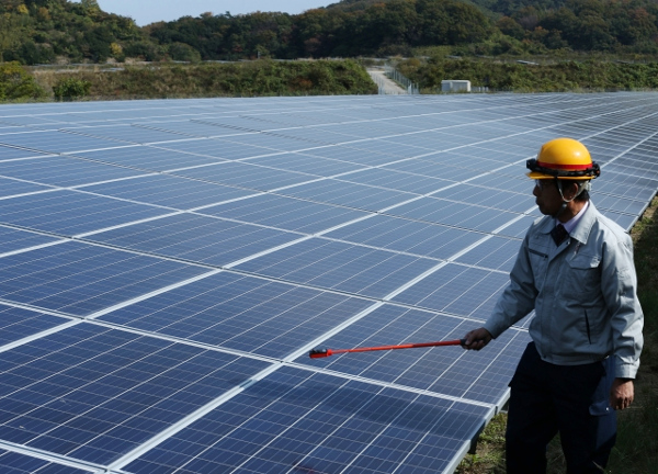 India reaches solar power target four years ahead of schedule, sets new goal for 2022