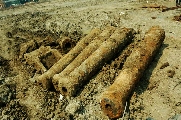 Four Bhonsle era cannons found at Kasturchand Park