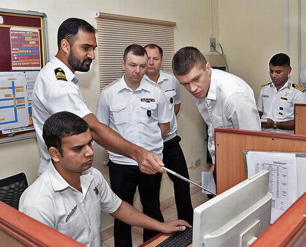 Russian delegation visits naval base in Kochi