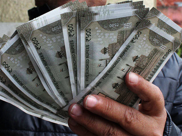 India's per-capita income rises 6.8% to Rs 11,254 a month in FY20