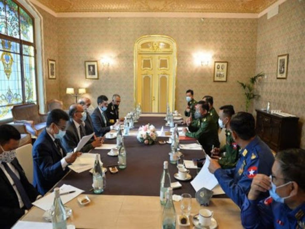 Moscow: Rajnath Singh holds talks with Myanmar Military Chief