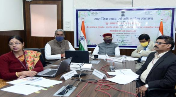 Shri Thaawarchand Gehlot Launches Mobile Application “Swachhata Abhiyan”