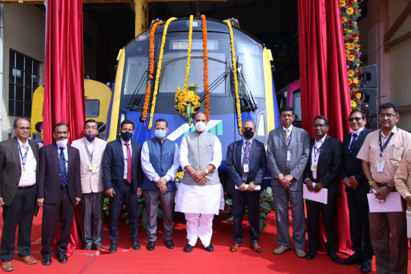 Raksha Mantri Shri Rajnath Singh unveils India’s First Indigenously Designed & Developed Driverless Metro Car;