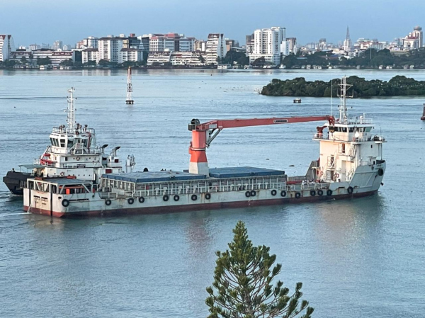 Inauguration of the Loading Operation on Maiden Voyage of Coastal Shipping Service “Green Freight Corridor-2” from Cochin Port to Beypore and Azhikkal Ports