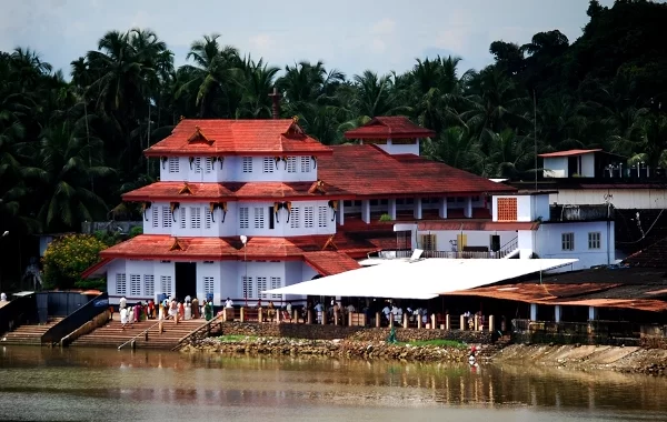Parassinikadavu Muthappan Temple: The Living Shrine of North Kerala