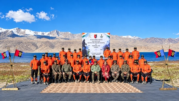NCC Girl Cadets Complete 250-km Himalayan Expedition Across Parang La